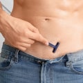 How should men groom their pubes?